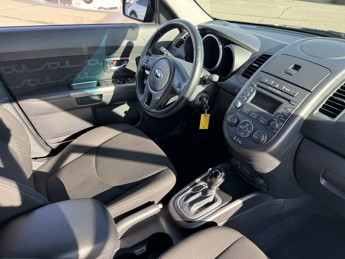 Used 2013 Kia Soul + image 14