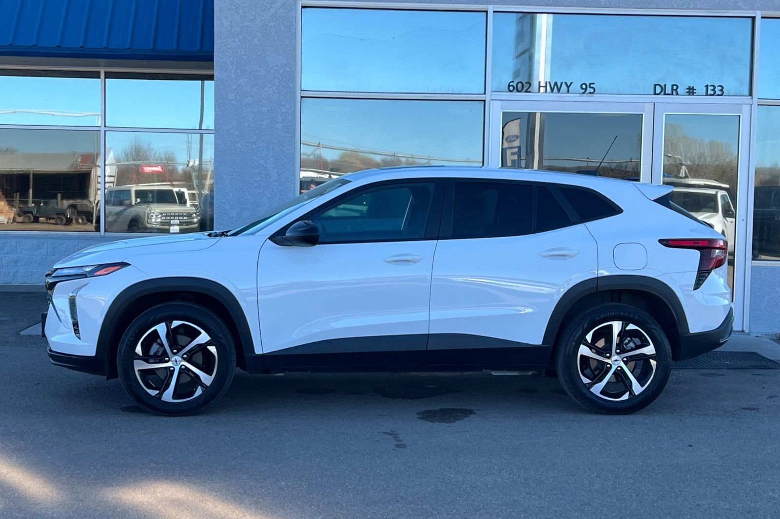 Used 2024 Chevrolet Trax RS w/ Sunroof Package image 8