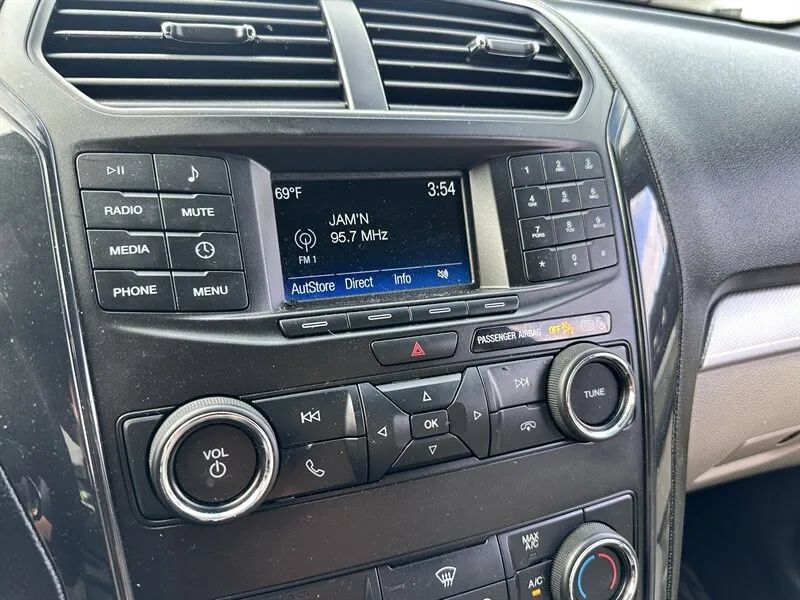 Used 2019 Ford Explorer FWD image 16