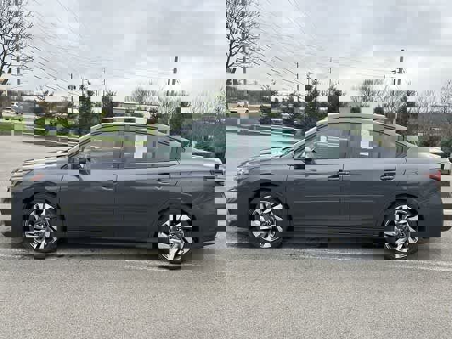 Used 2023 Subaru Legacy Limited image 2