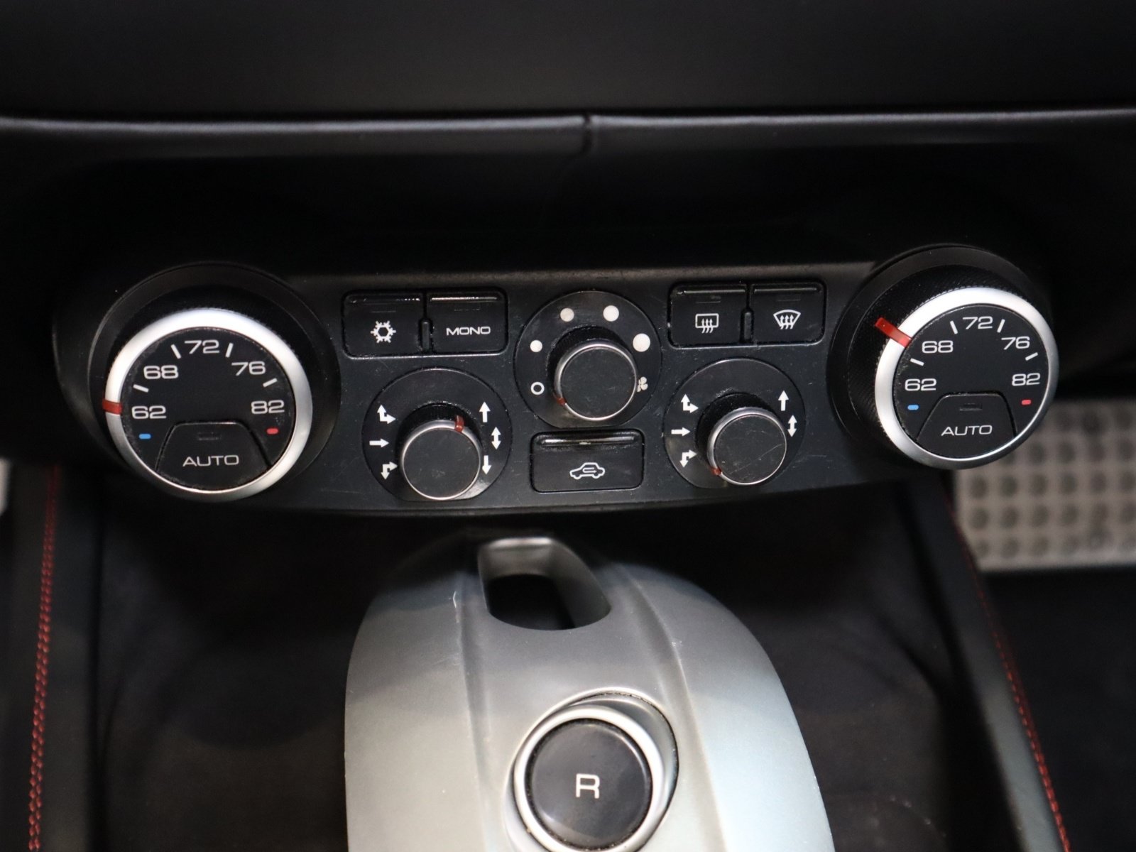 Used 2016 Ferrari California T RWD image 33