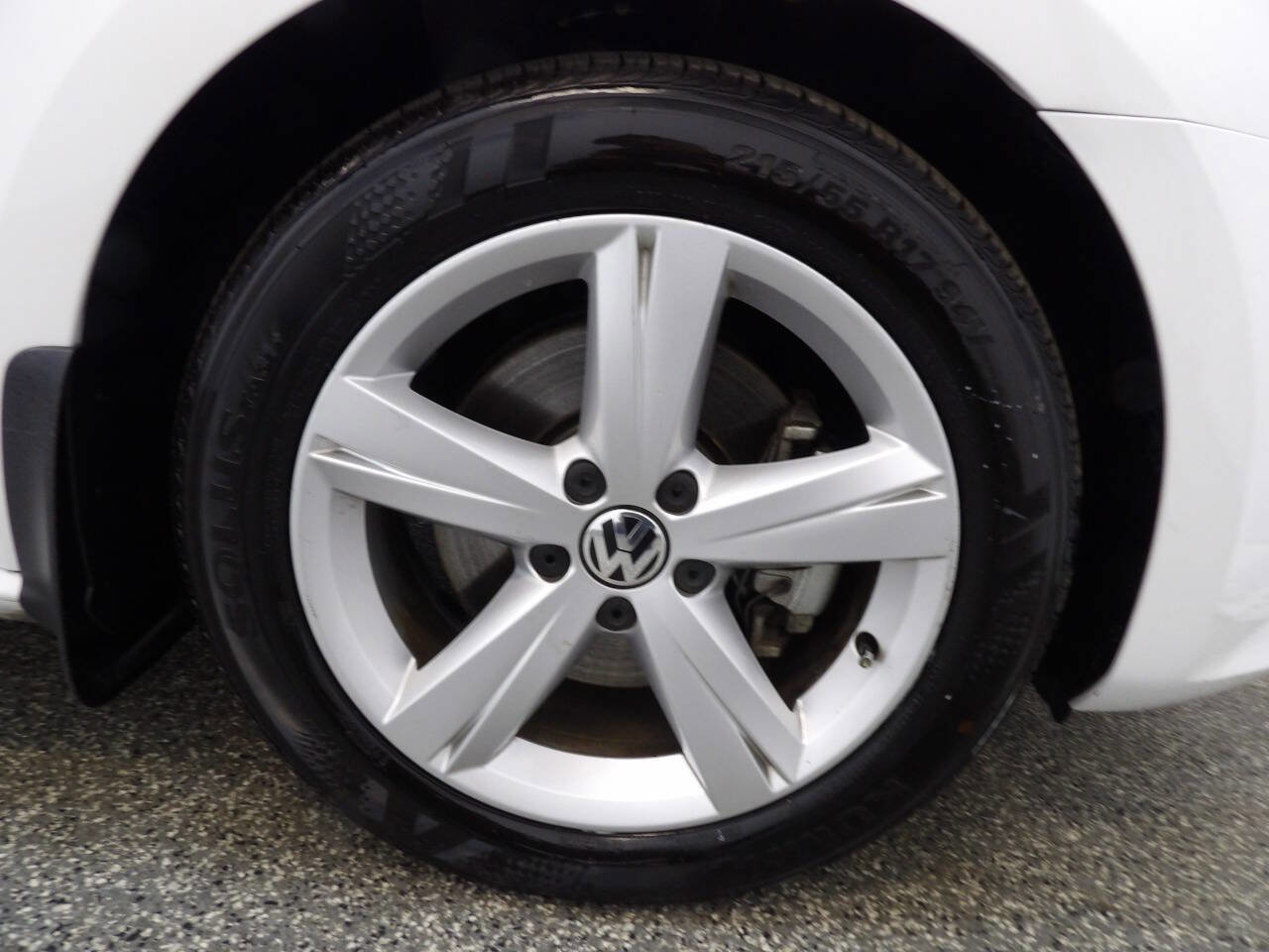 Used 2013 Volkswagen Passat 2.5 SE FWD image 22