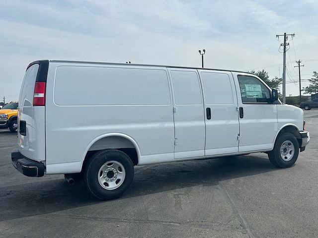 New 2025 Chevrolet Express 3500 Extended w/ Driver Convenience Package image 5