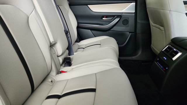 New 2026 MAZDA CX-90 Plug-In Hybrid w/Premium Sport AWD/4WD image 34
