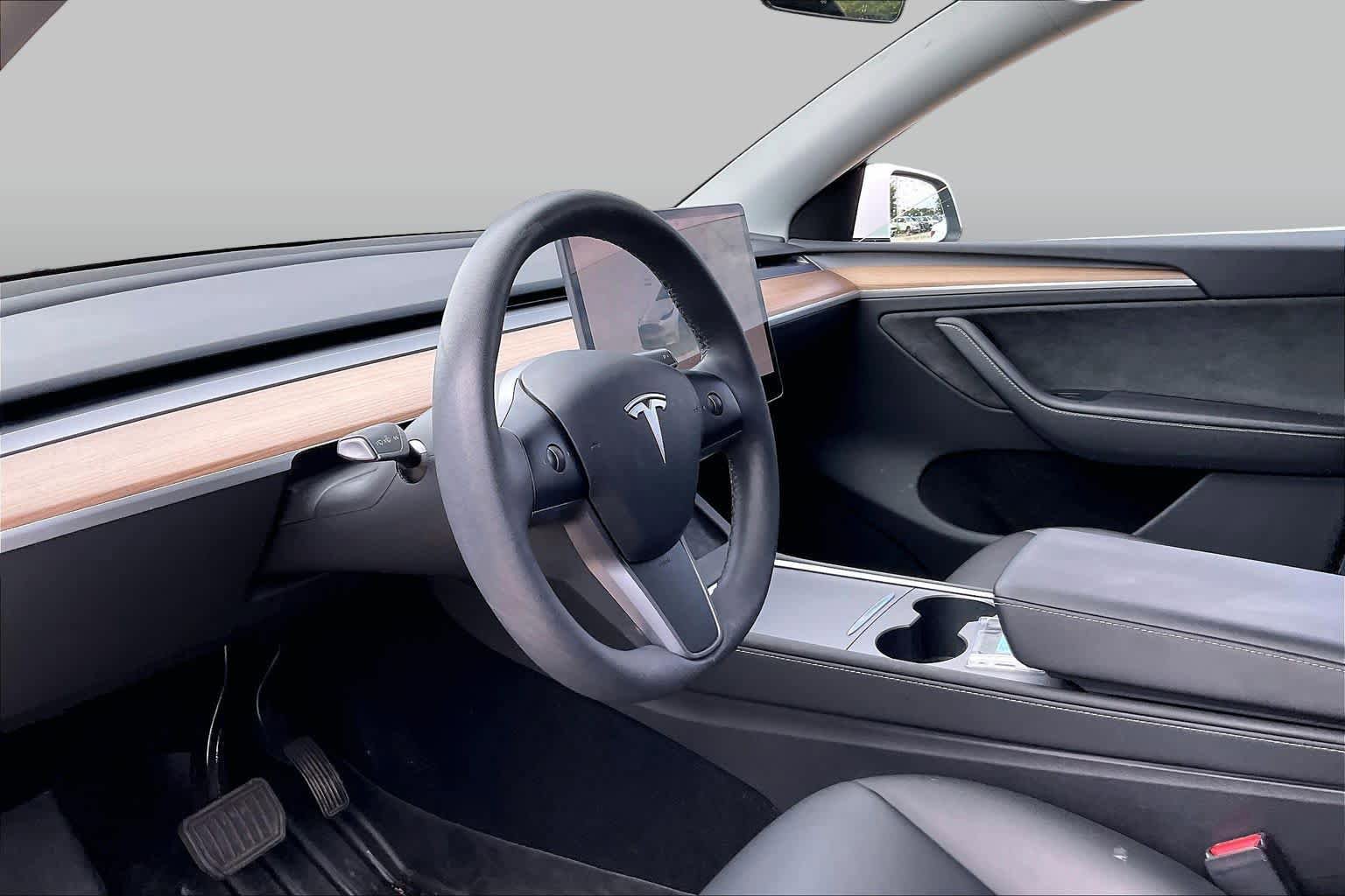 Used 2023 Tesla Model Y AWD image 15