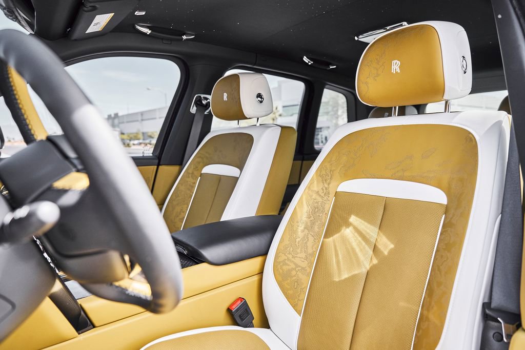 Used 2026 Rolls-Royce Cullinan Black Badge image 55