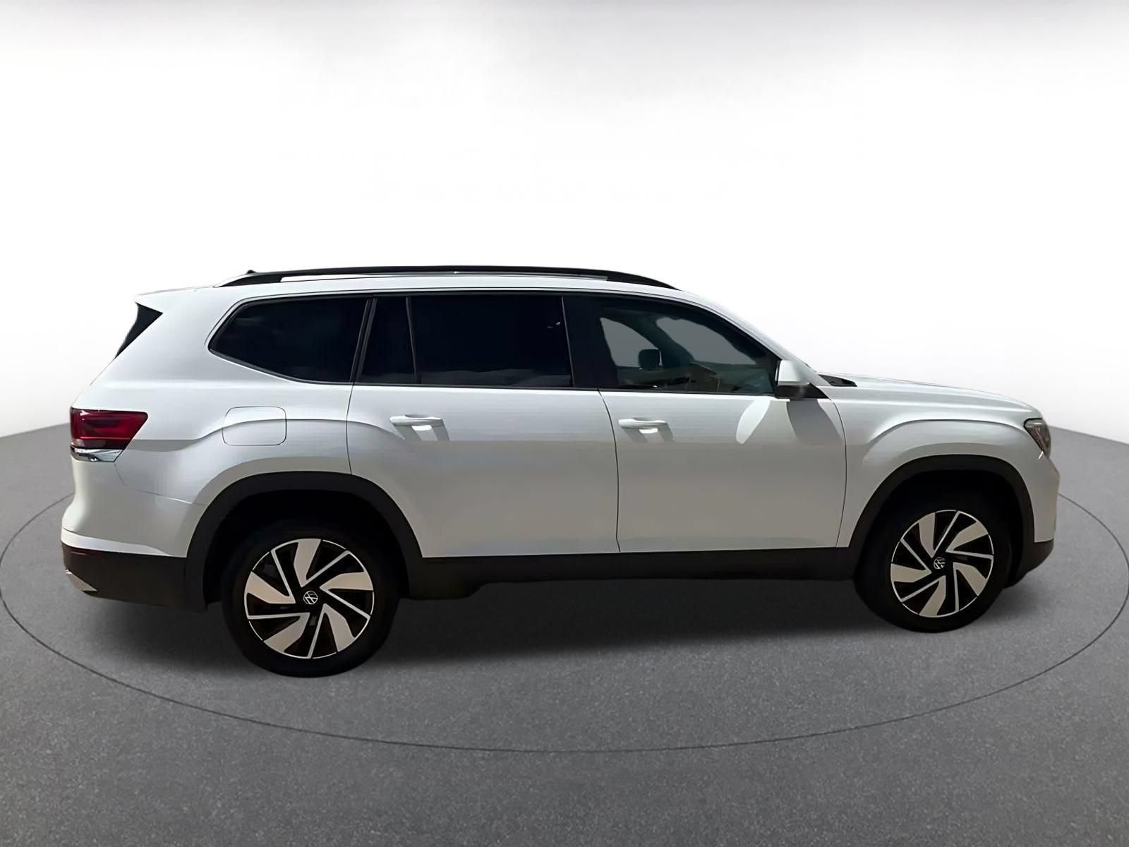 Used 2026 Volkswagen Atlas SE FWD image 13