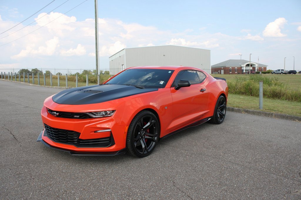 Used 2020 Chevrolet Camaro SS image 2