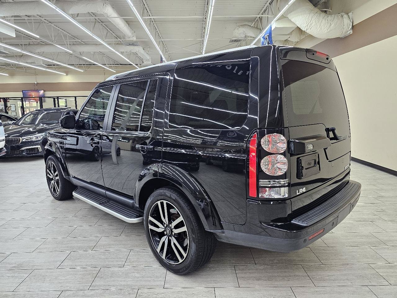 Used 2016 Land Rover LR4 HSE LUX AWD/4WD image 8