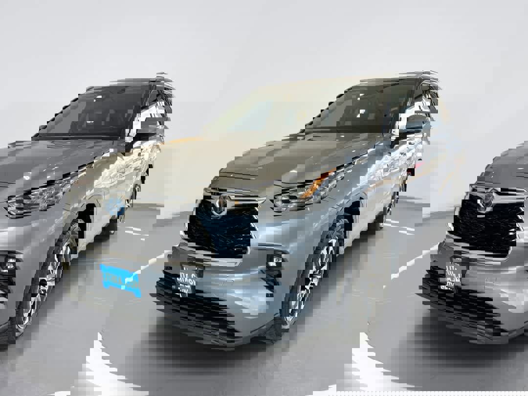 Used 2020 Toyota Highlander XLE