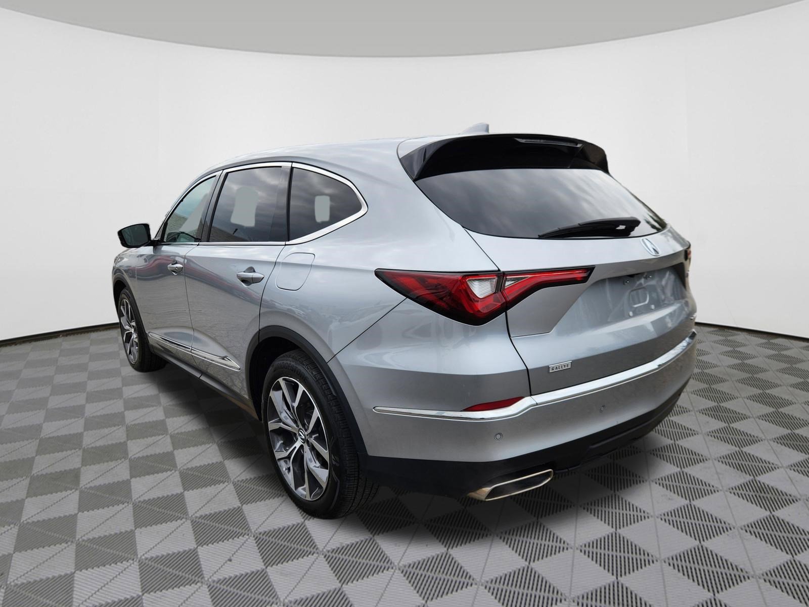 Certified 2023 Acura MDX SH-AWD w/ Technology Package image 3