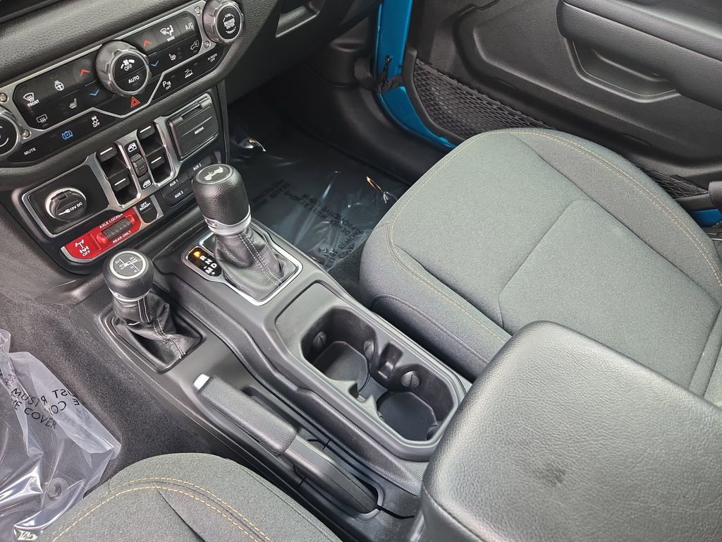 Used 2024 Jeep Wrangler Unlimited AWD/4WD image 27