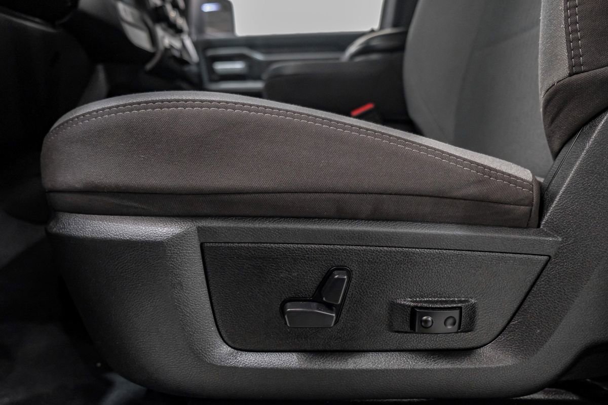 Used 2024 RAM 3500 Big Horn image 33