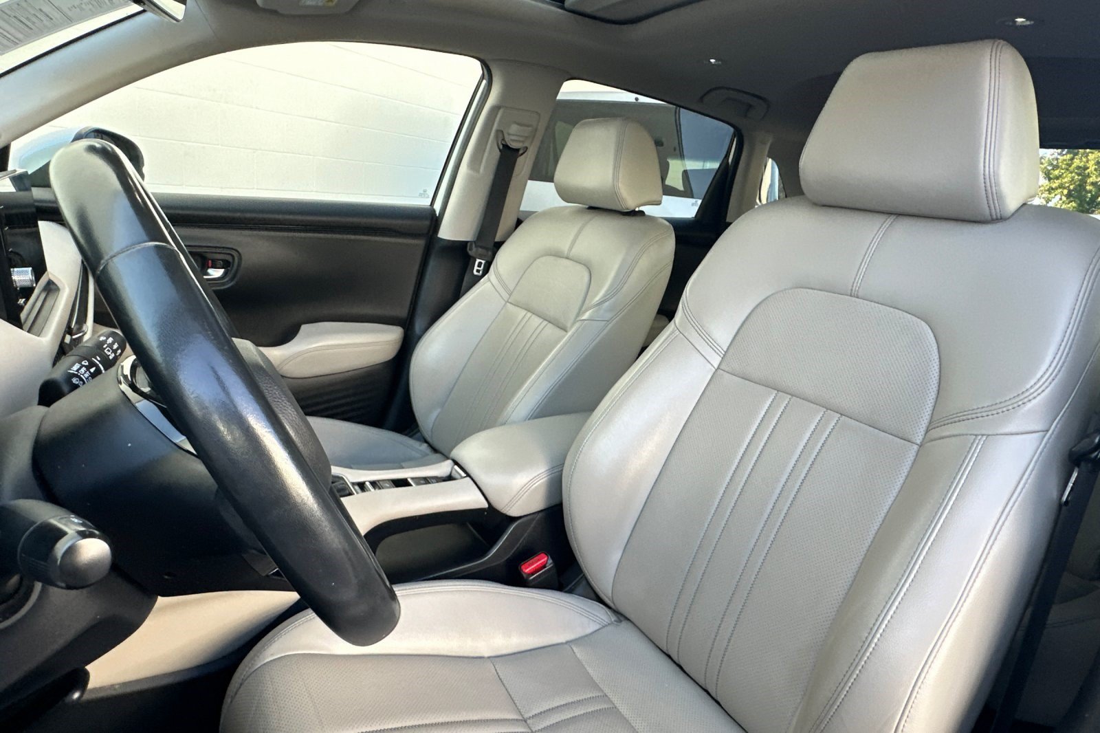 Used 2023 Honda HR-V EX-L image 5