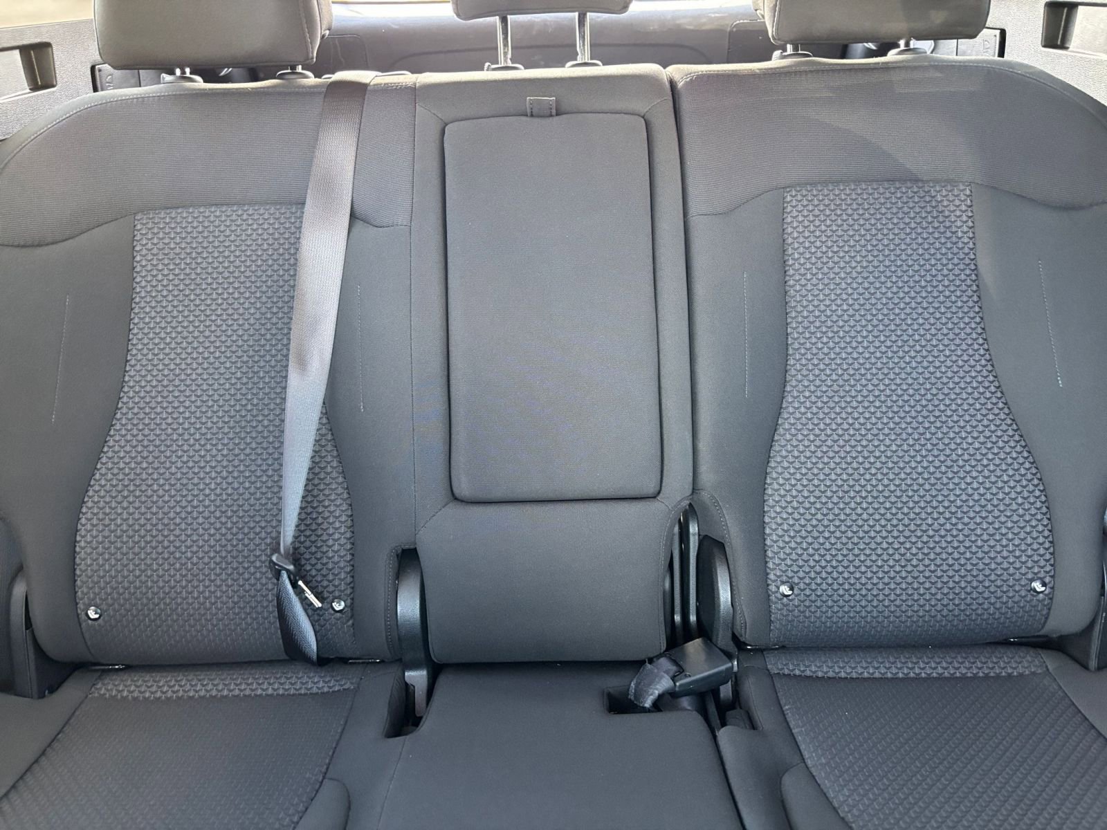 Used 2025 Kia Sportage LX FWD image 38