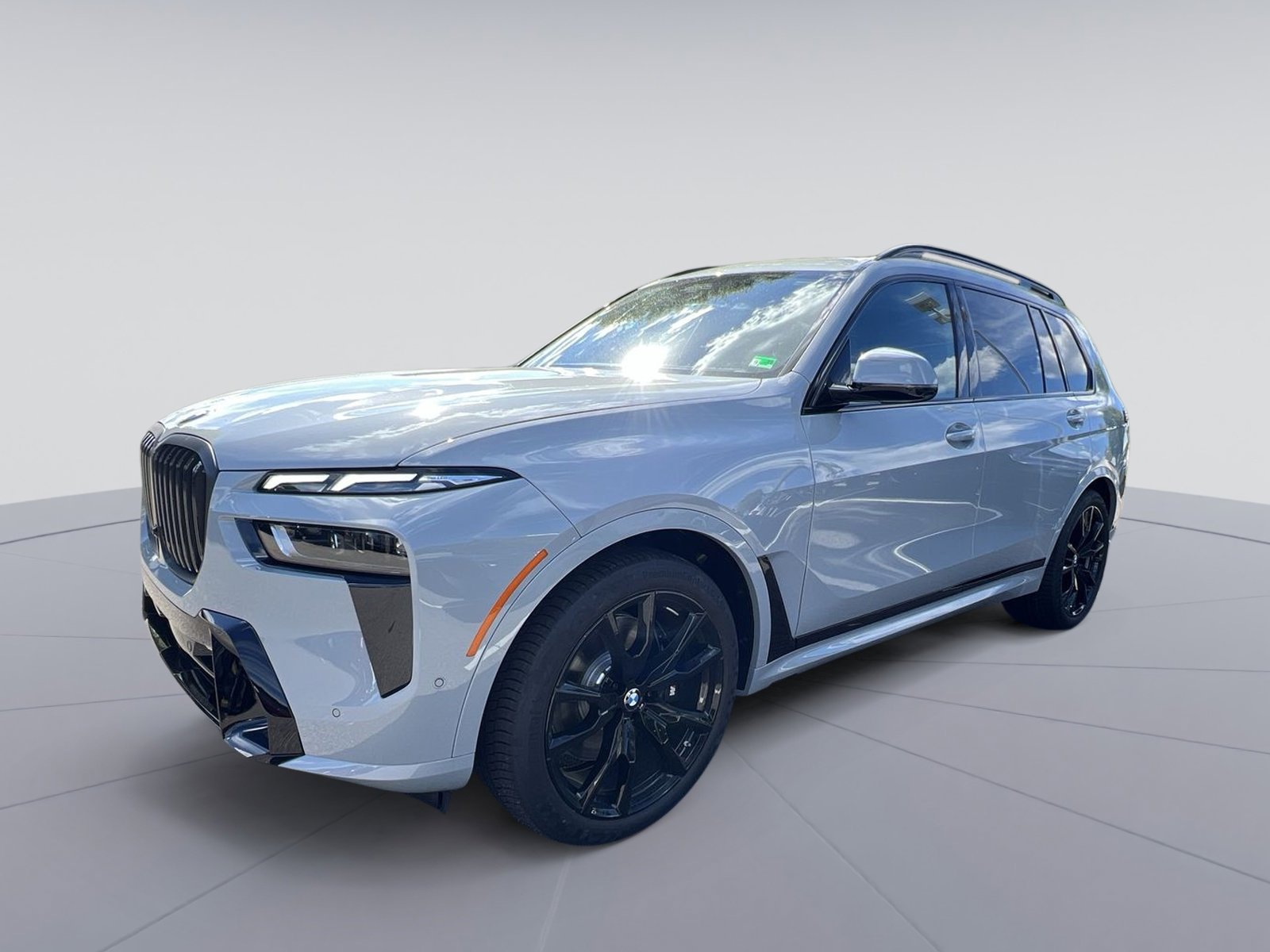 New 2026 BMW X7 xDrive40i w/ M Sport Package