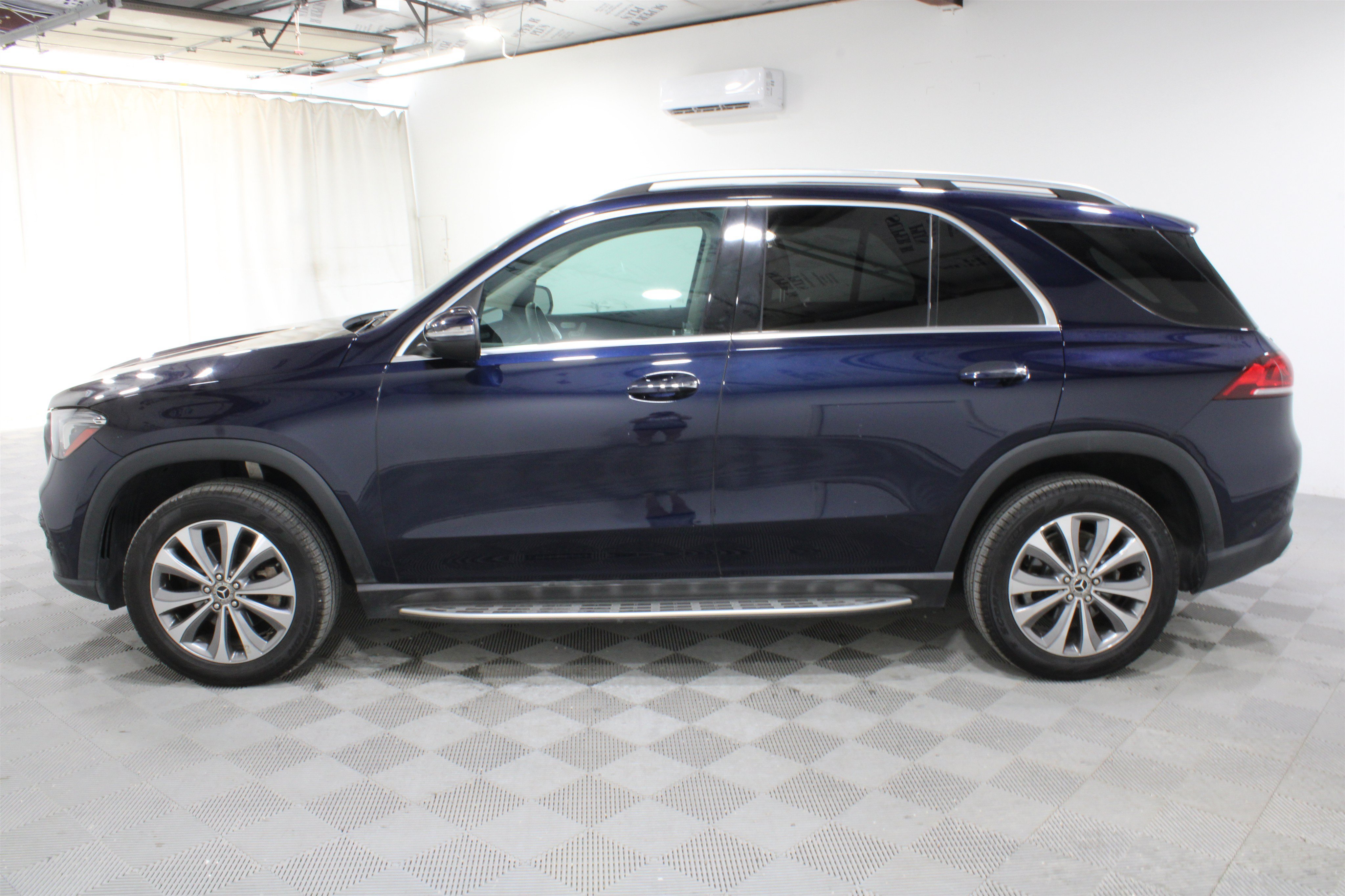 Used 2020 Mercedes-Benz GLE 350 4MATIC w/ Premium Package image 31