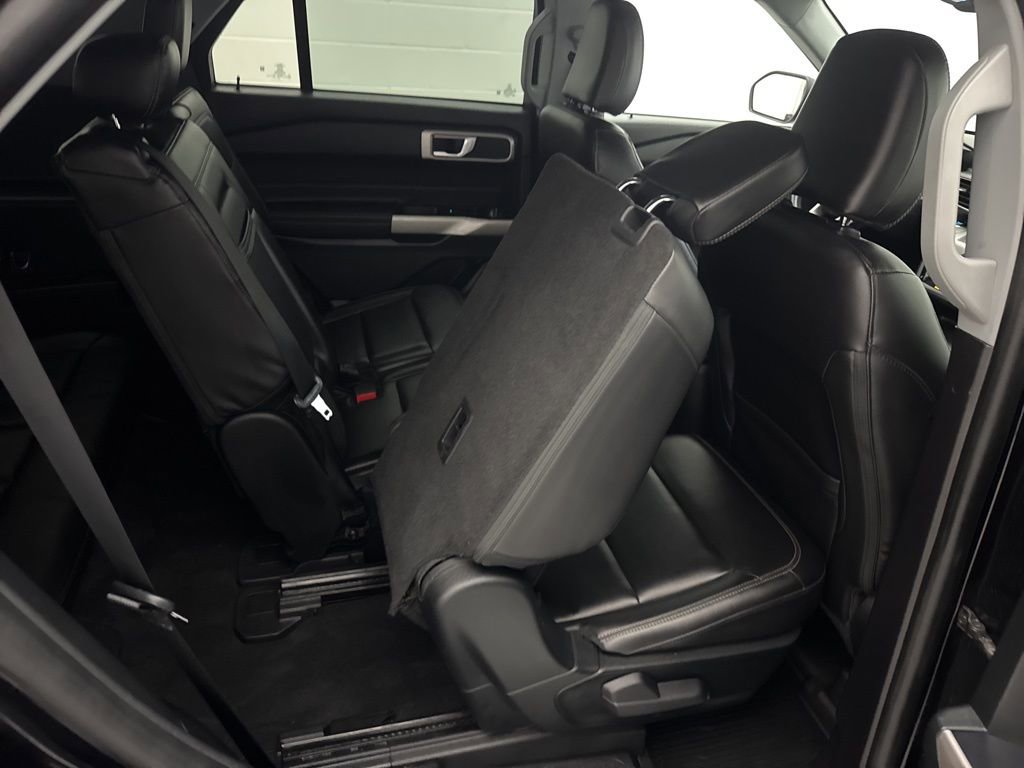 Used 2022 Ford Explorer XLT image 47