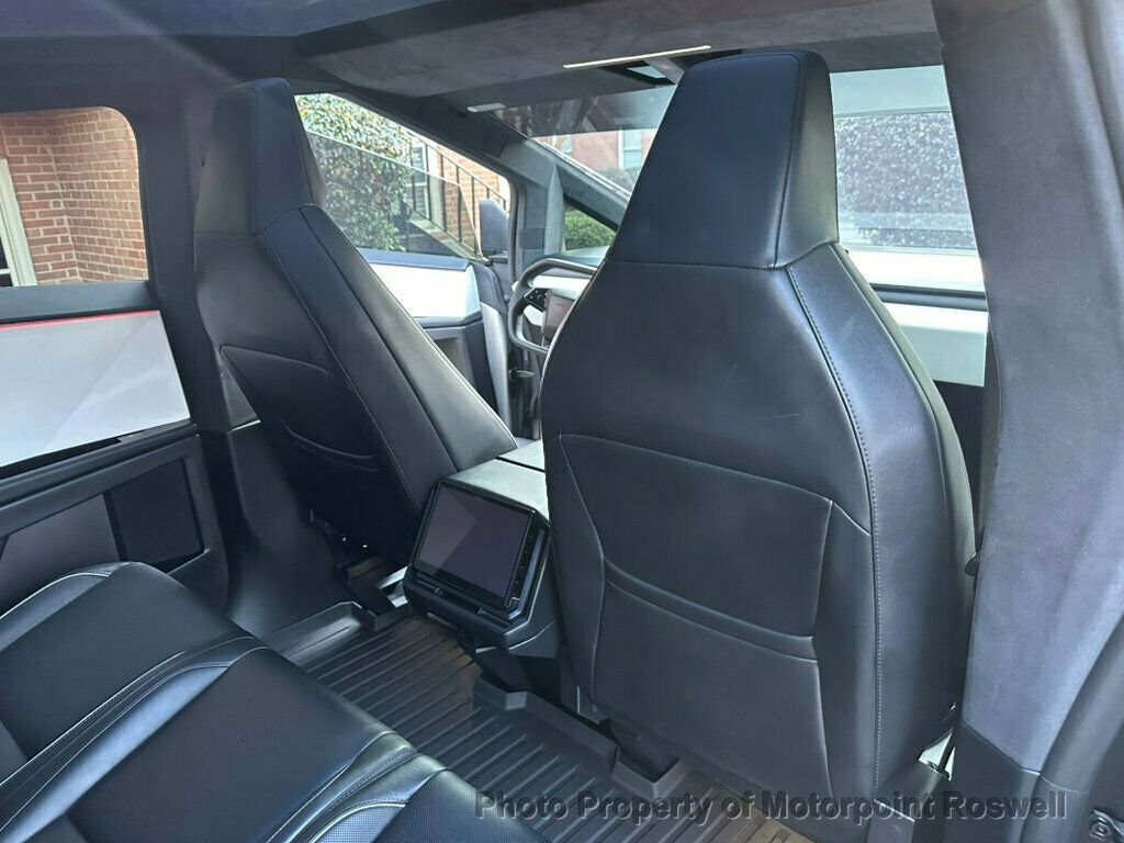 Used 2024 Tesla Cybertruck AWD Crew Cab image 23