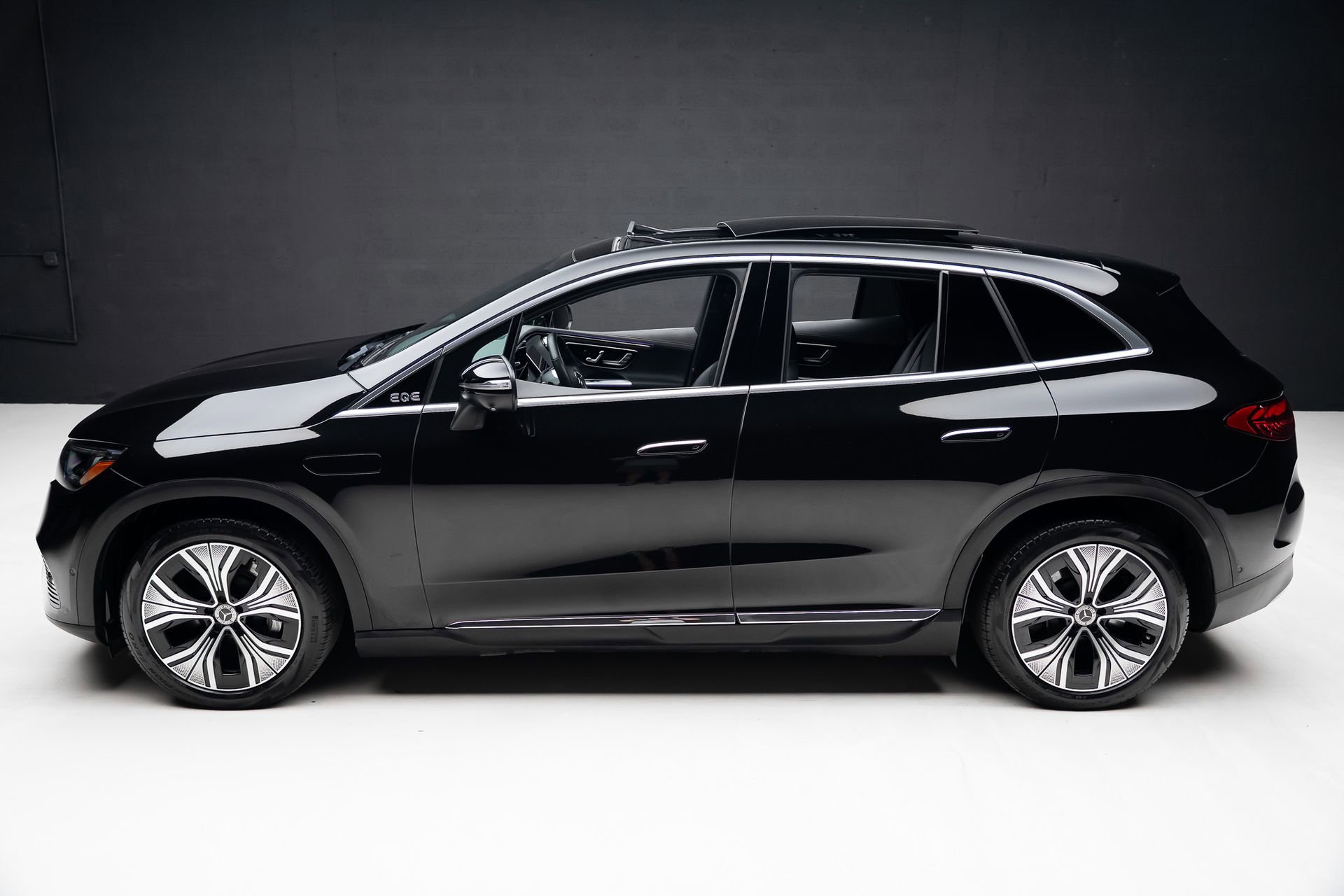 Used 2023 Mercedes-Benz EQE 350+ 4MATIC SUV image 17