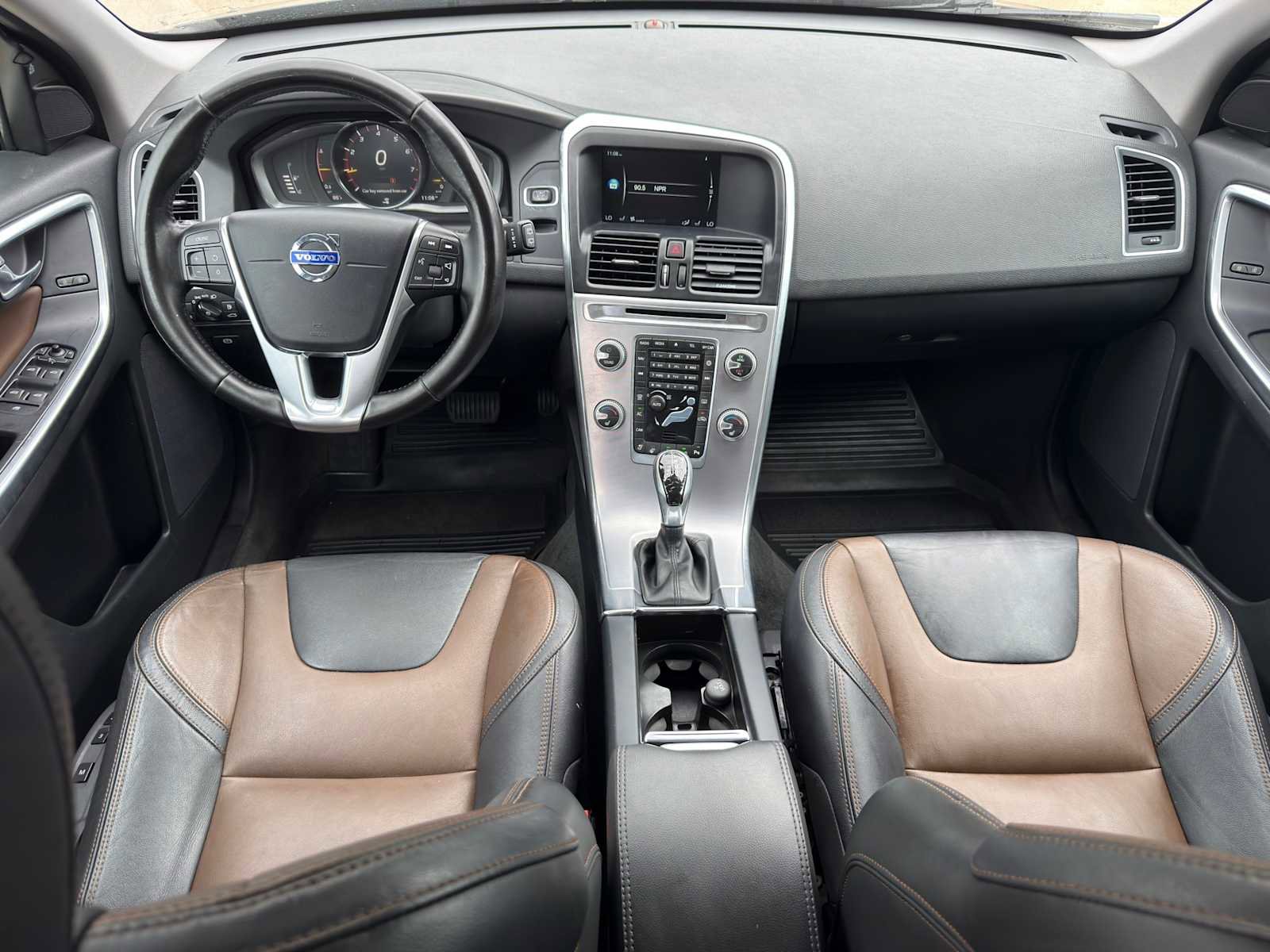Used 2017 Volvo XC60 T5 Dynamic w/ Preferred Option Package AWD/4WD image 21