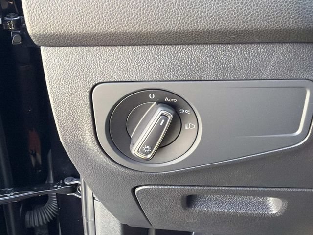 Certified 2023 Volkswagen Tiguan SE FWD image 24