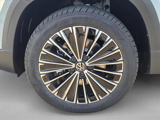 New 2026 Volkswagen Taos SE FWD image 10