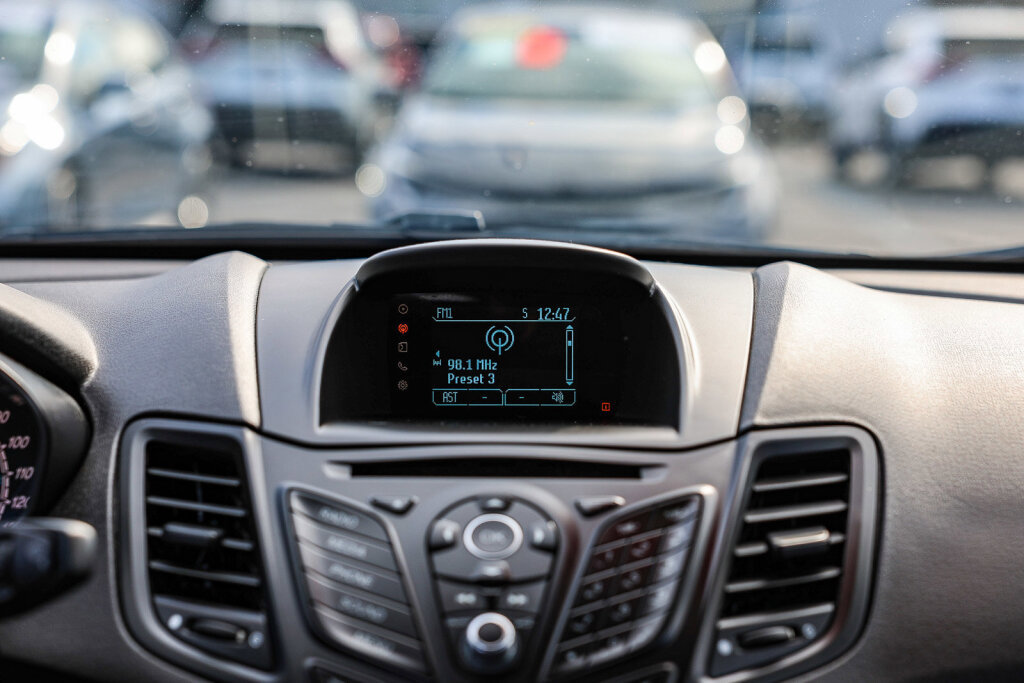 Used 2016 Ford Fiesta SE image 5