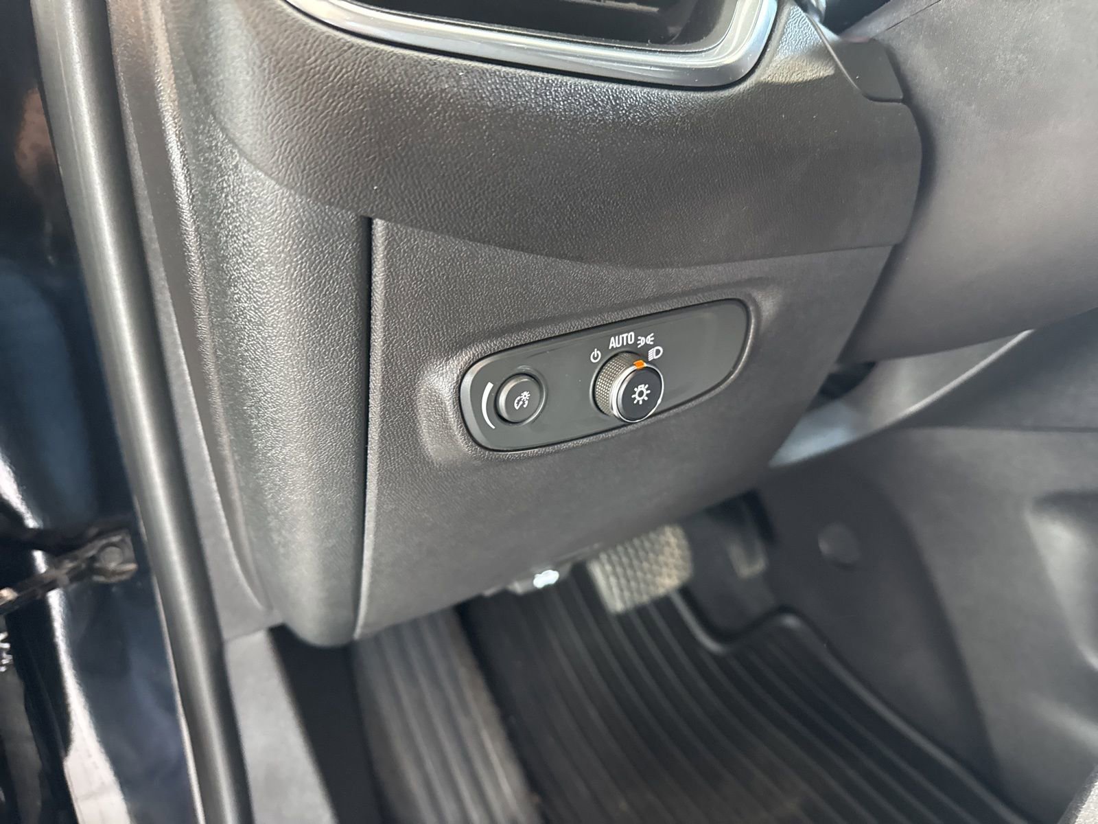 Used 2024 Chevrolet Equinox LS w/ LS Convenience Package image 20