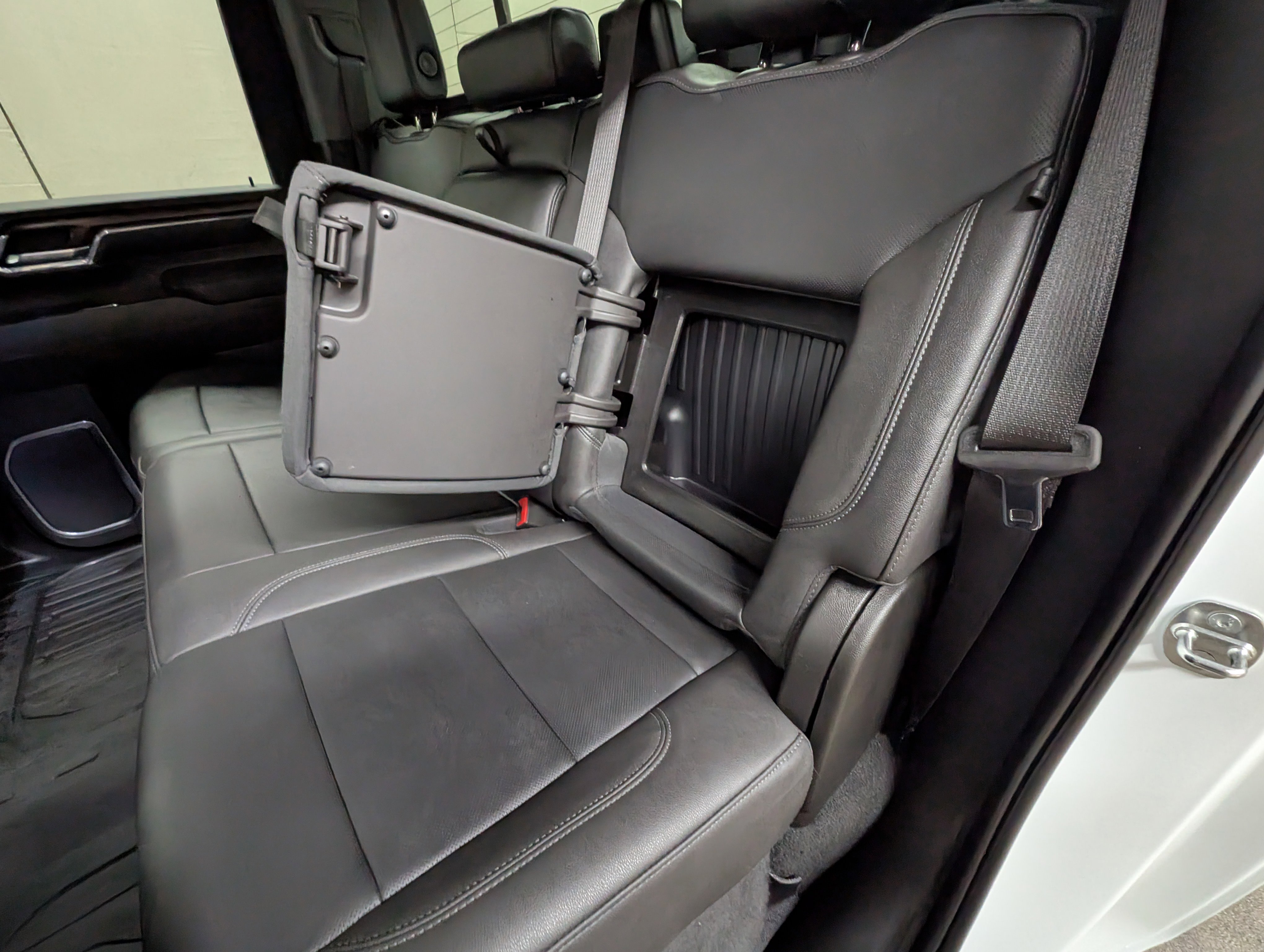 Used 2024 GMC Sierra 2500 SLT w/ SLT Premium Package image 11