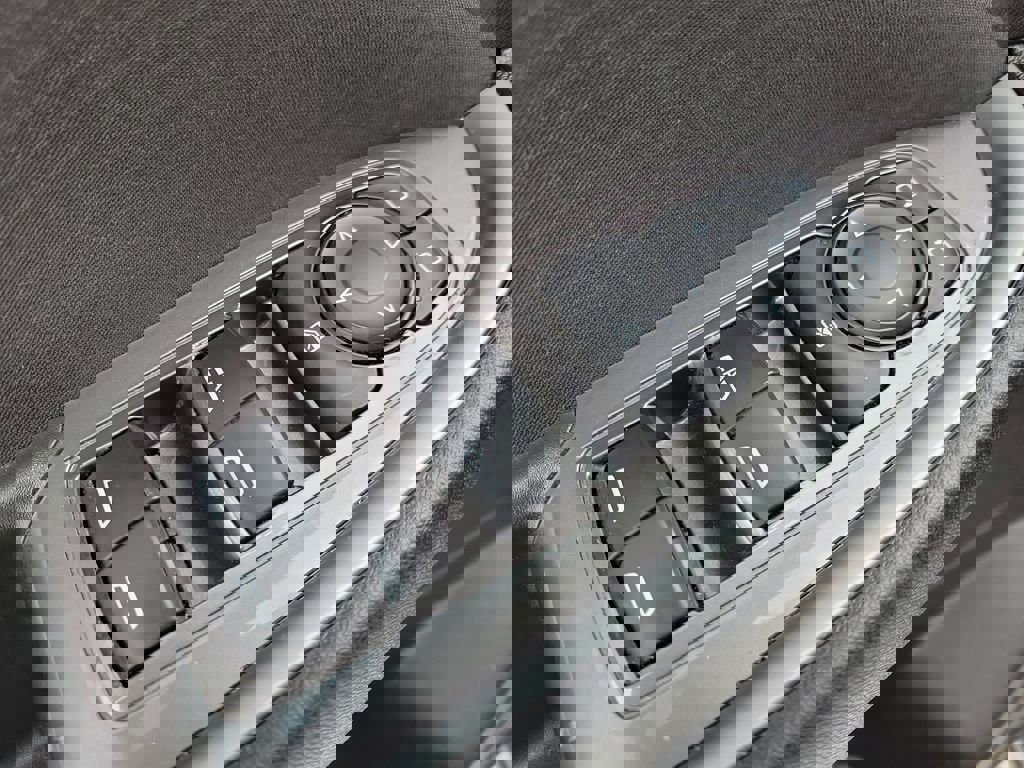 Used 2022 Chevrolet Malibu LT image 16