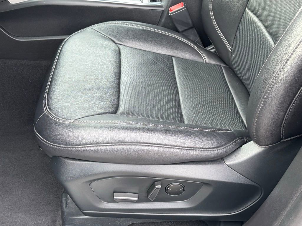 Used 2023 Ford Explorer Limited image 24