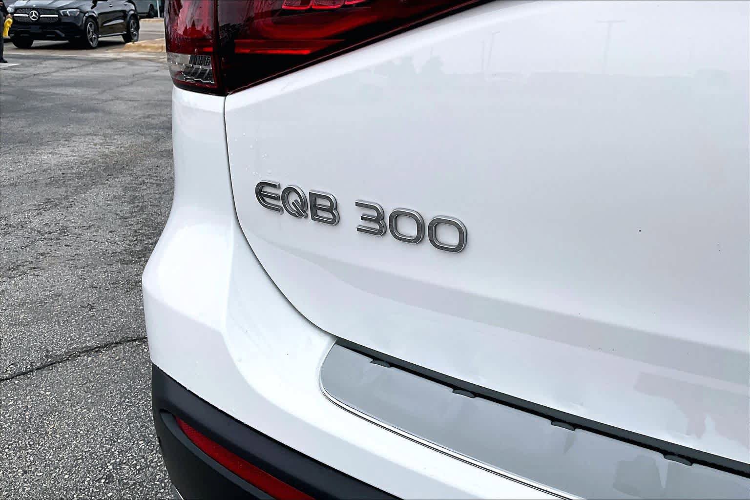 Certified 2023 Mercedes-Benz EQB 300 4MATIC image 9
