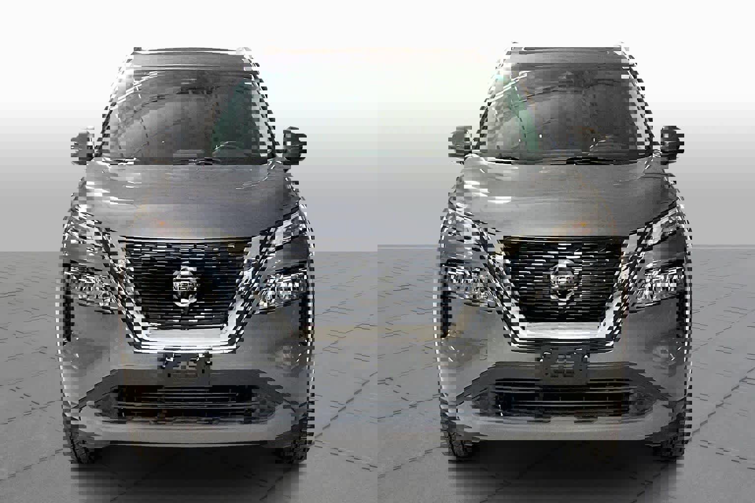 Used 2021 Nissan Rogue SV w/ Premium Package image 4