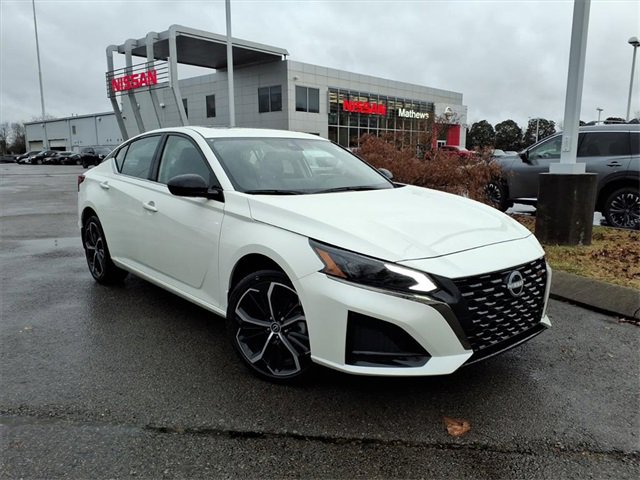 New 2025 Nissan Altima 2.5 SR w/ SR Premium Package