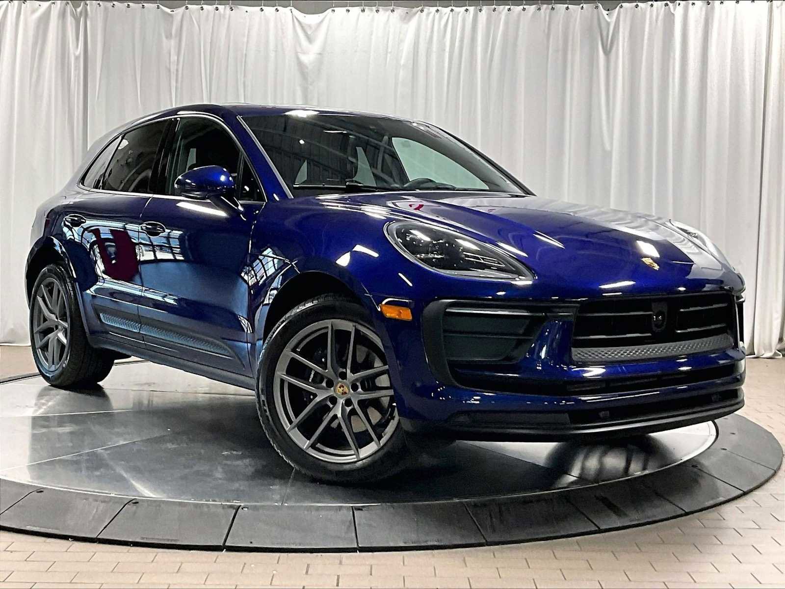 Used 2025 Porsche Macan image 12
