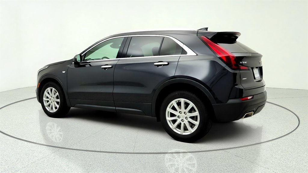 Used 2023 Cadillac XT4 Luxury w/ Cold Weather Package AWD/4WD image 7