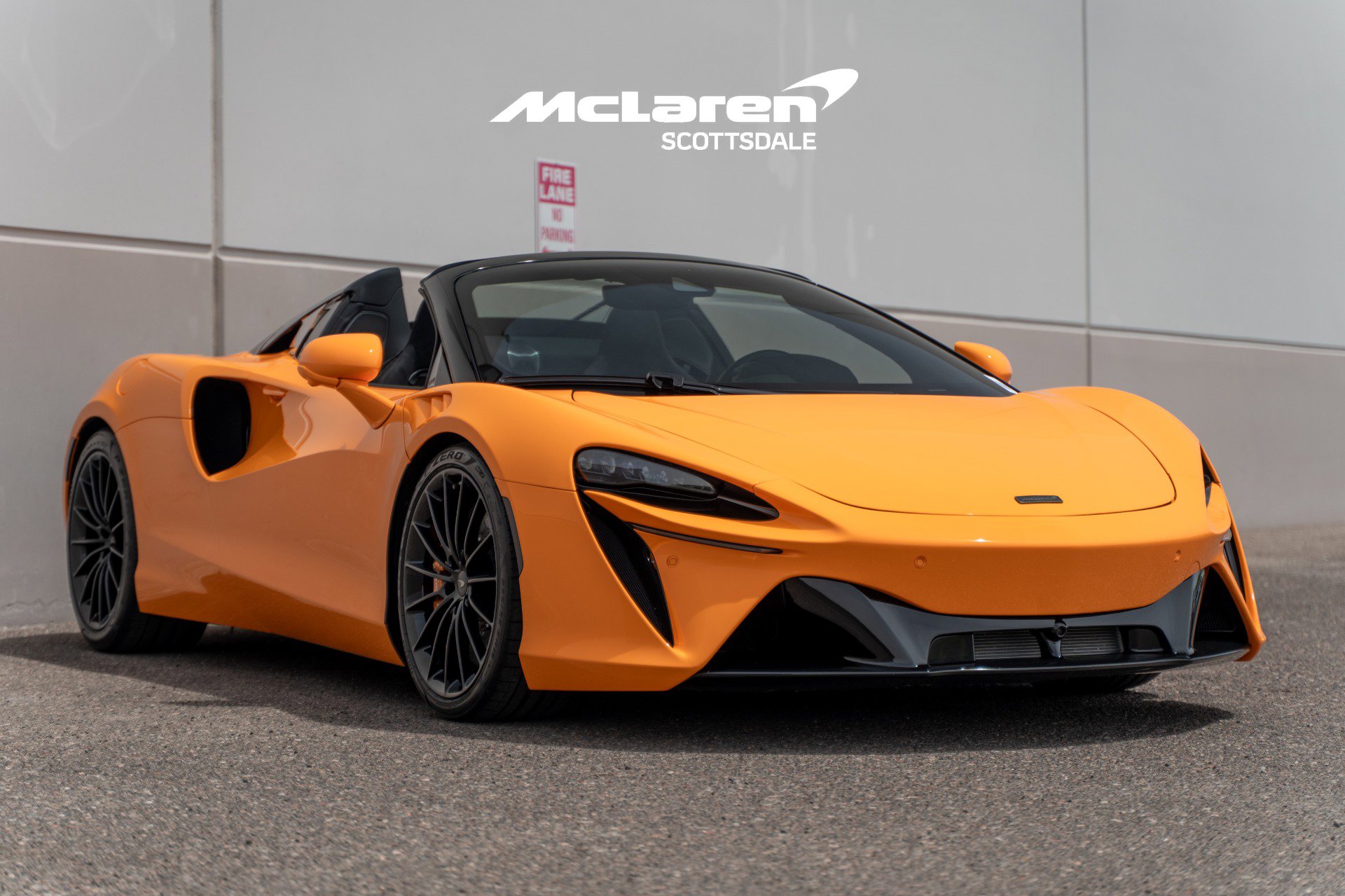Used 2026 McLaren Artura Spider RWD image 9