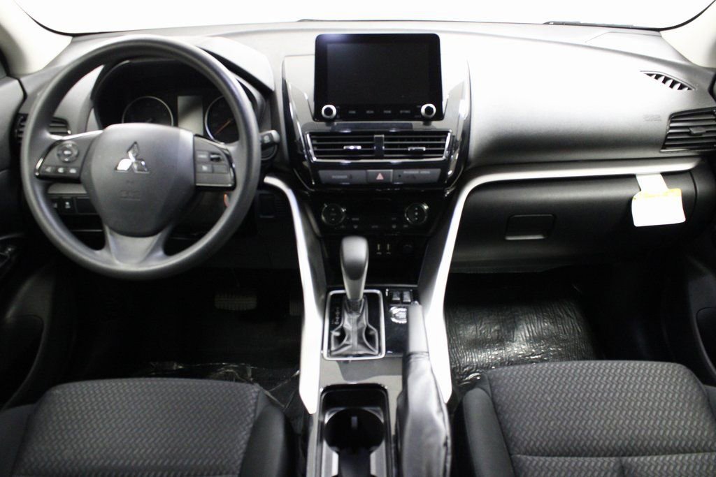 Used 2023 Mitsubishi Eclipse Cross LE image 8