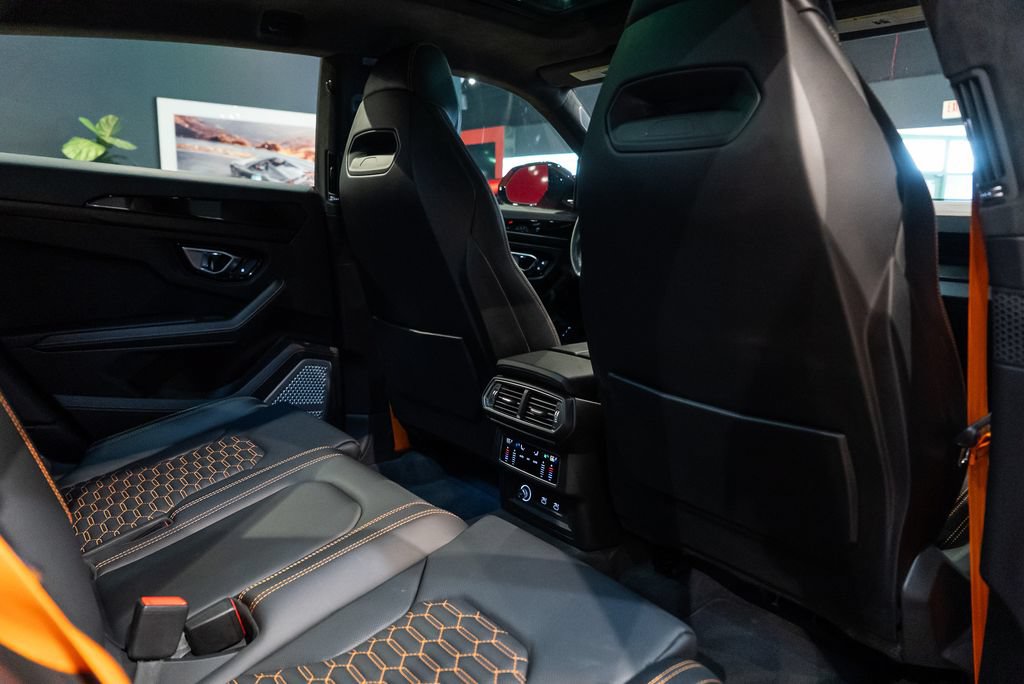 Used 2024 Lamborghini Urus S AWD/4WD image 48