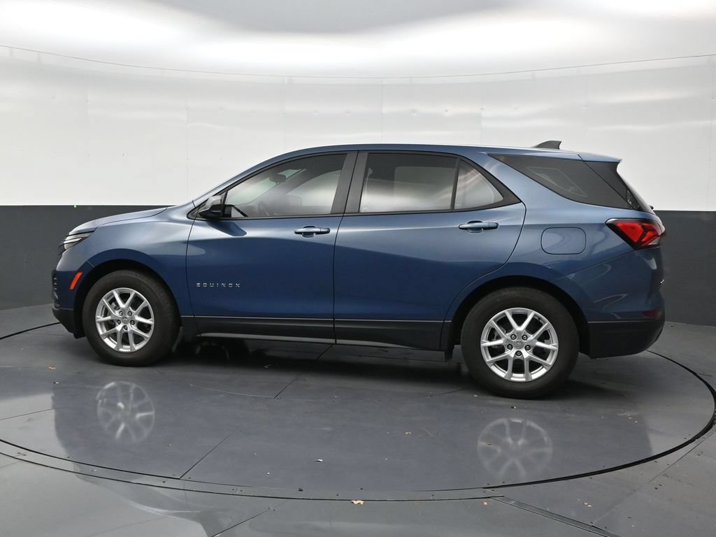 Used 2024 Chevrolet Equinox LS FWD image 2