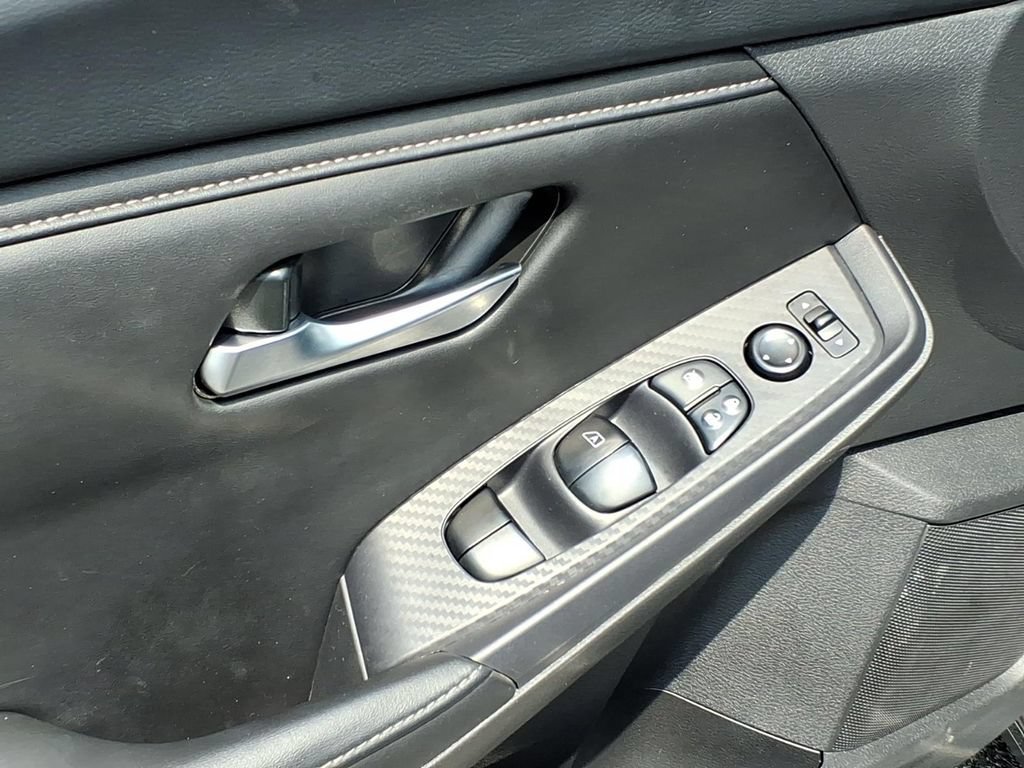 Used 2023 Nissan Sentra SV FWD image 16