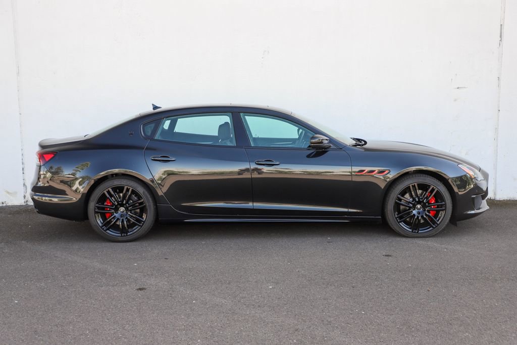 Used 2022 Maserati Quattroporte Modena Q4 AWD/4WD image 3