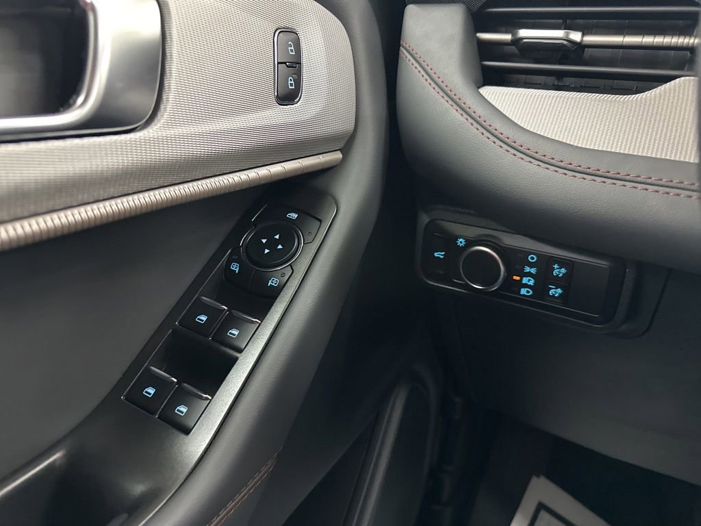 New 2026 Ford Explorer Active AWD/4WD image 37