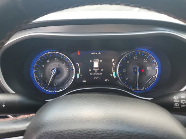 Used 2020 Chrysler Pacifica Touring-L w/ Tire & Wheel Group FWD image 15