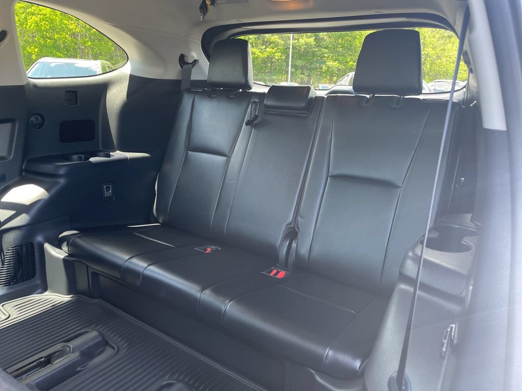 Used 2021 Toyota Highlander XLE AWD/4WD image 34