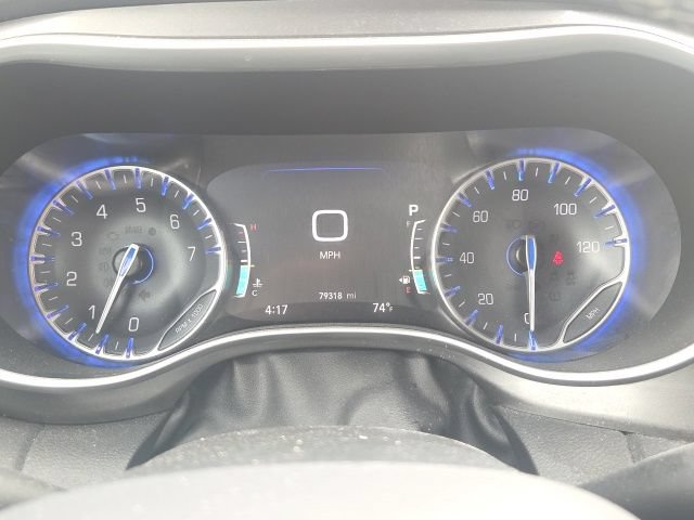 Used 2023 Chrysler Pacifica Touring-L FWD image 47