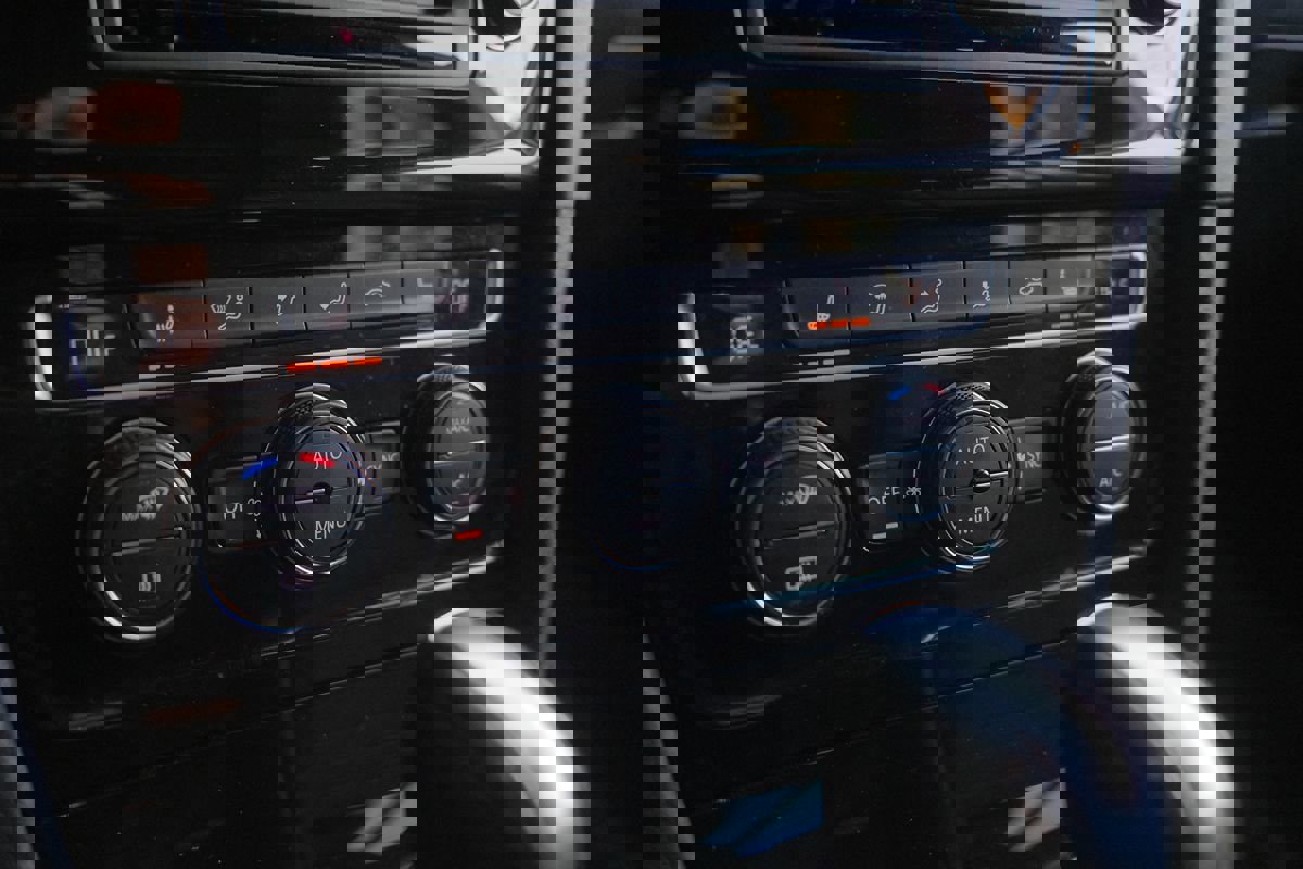 Used 2017 Volkswagen Golf SEL image 23