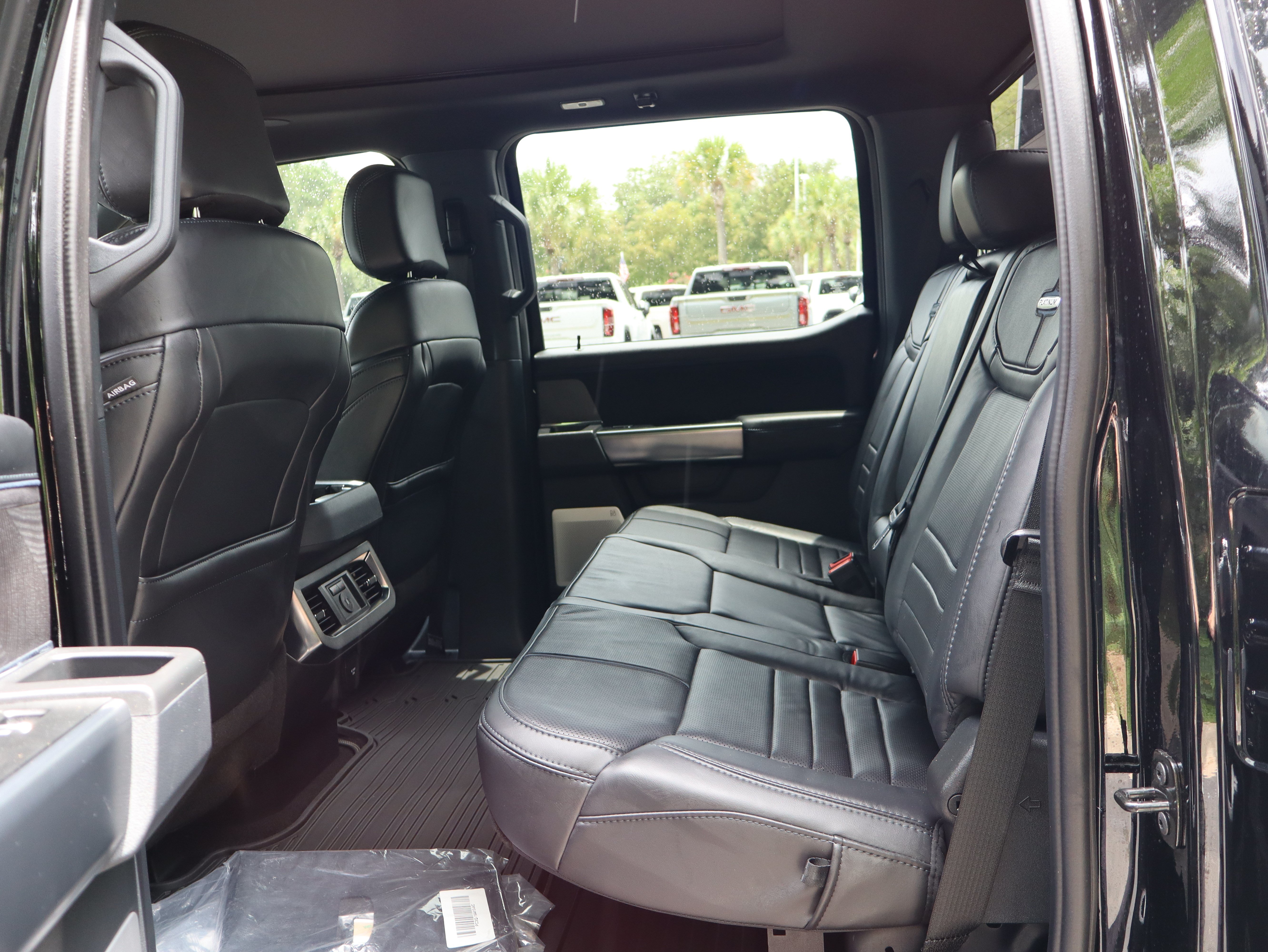 Used 2025 Ford F450 Platinum w/ FX4 Off-Road Package AWD/4WD image 49