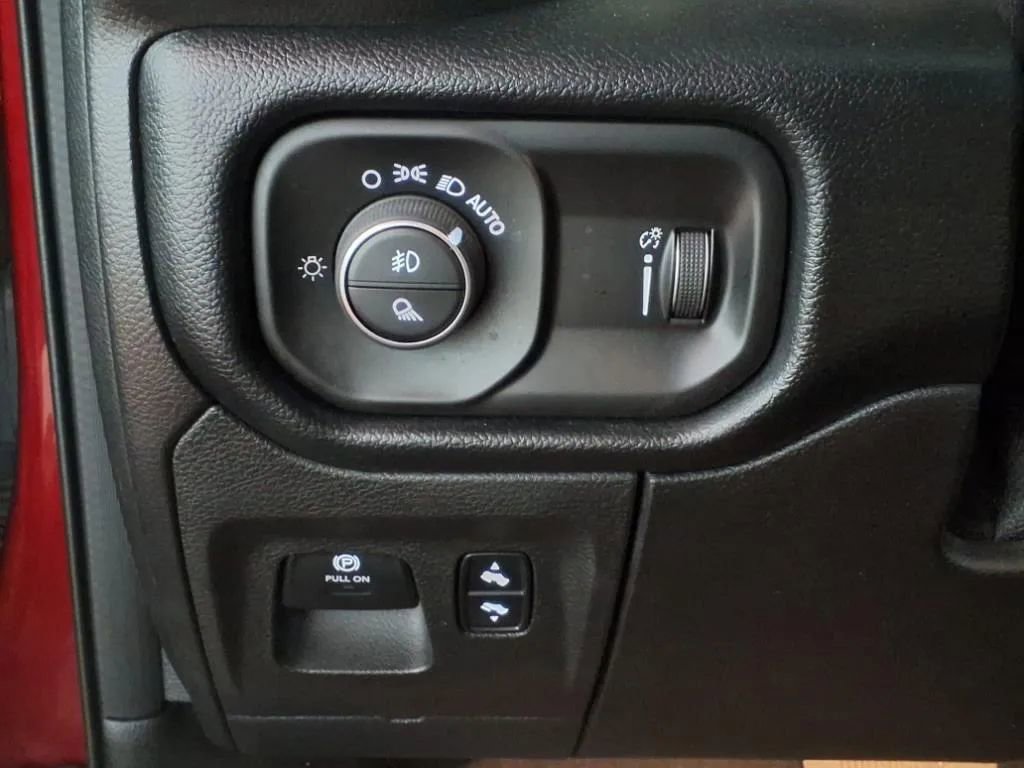 Used 2020 RAM 1500 Big Horn AWD/4WD image 19
